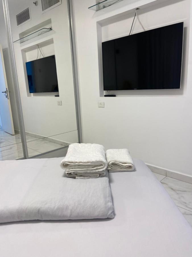 Amazing Suite On The Sea-סוויטה מדהימה על הים Bat Yam Exterior foto