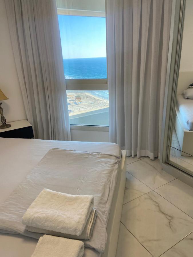 Amazing Suite On The Sea-סוויטה מדהימה על הים Bat Yam Exterior foto