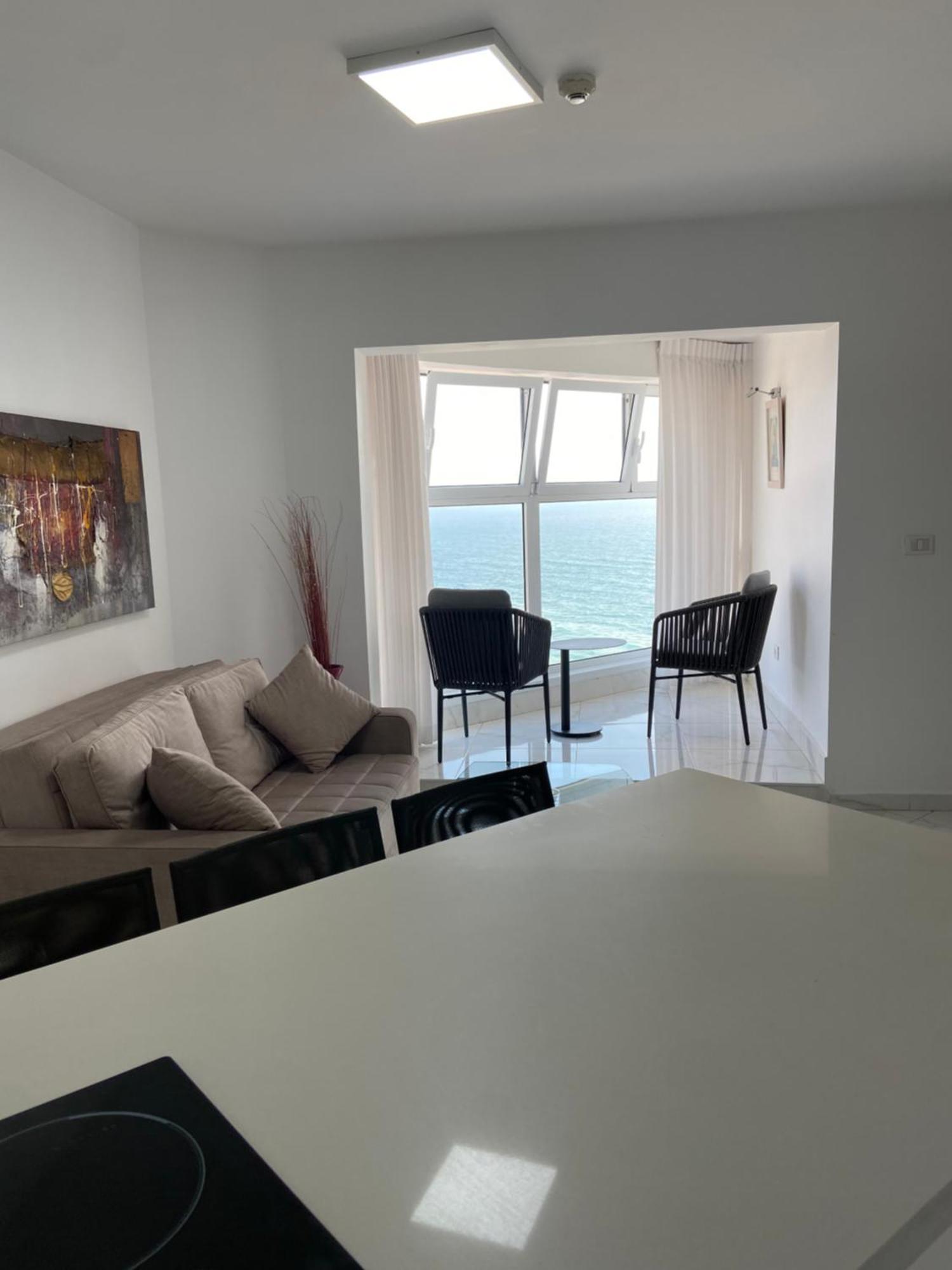 Amazing Suite On The Sea-סוויטה מדהימה על הים Bat Yam Exterior foto