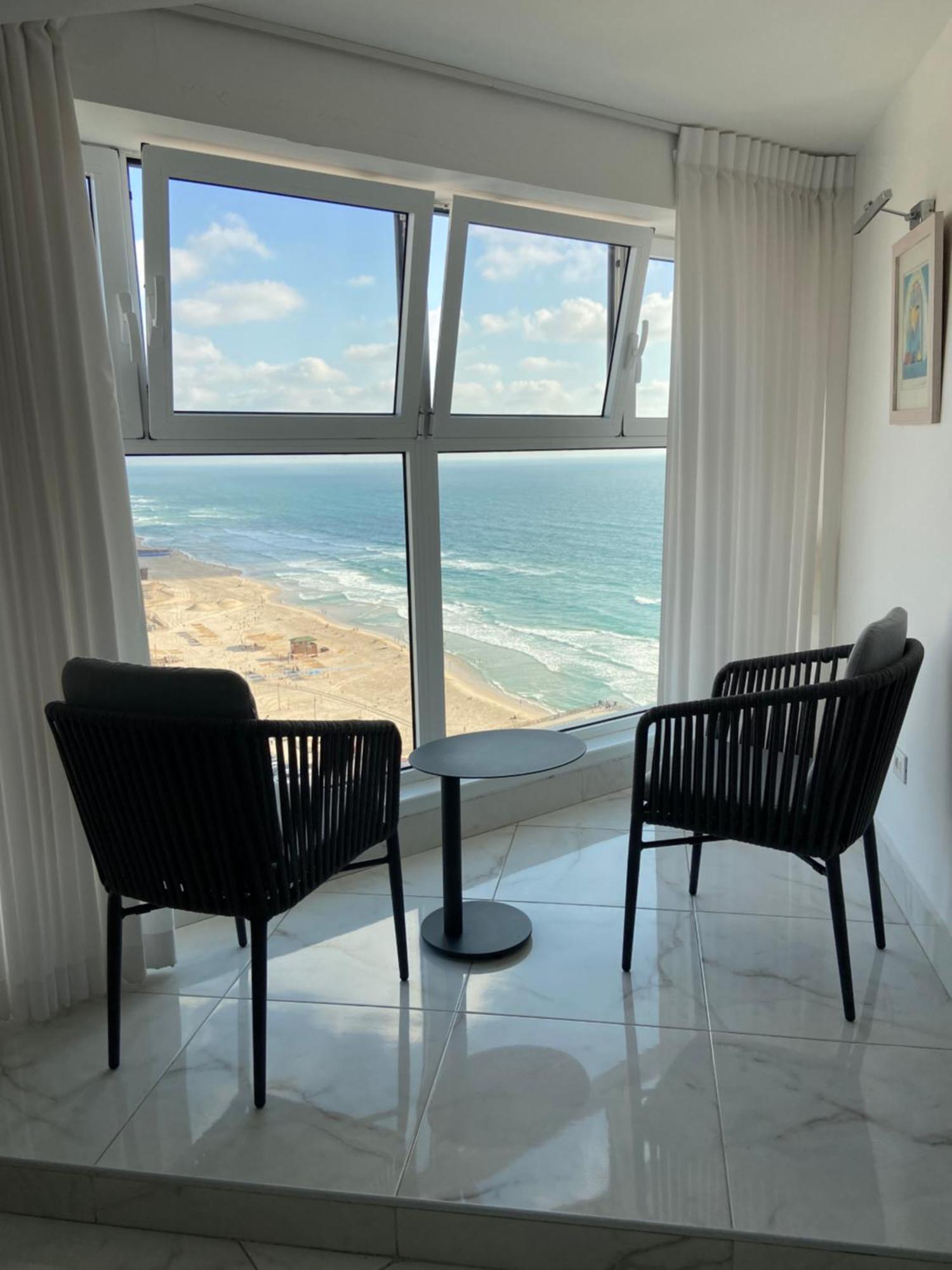 Amazing Suite On The Sea-סוויטה מדהימה על הים Bat Yam Exterior foto