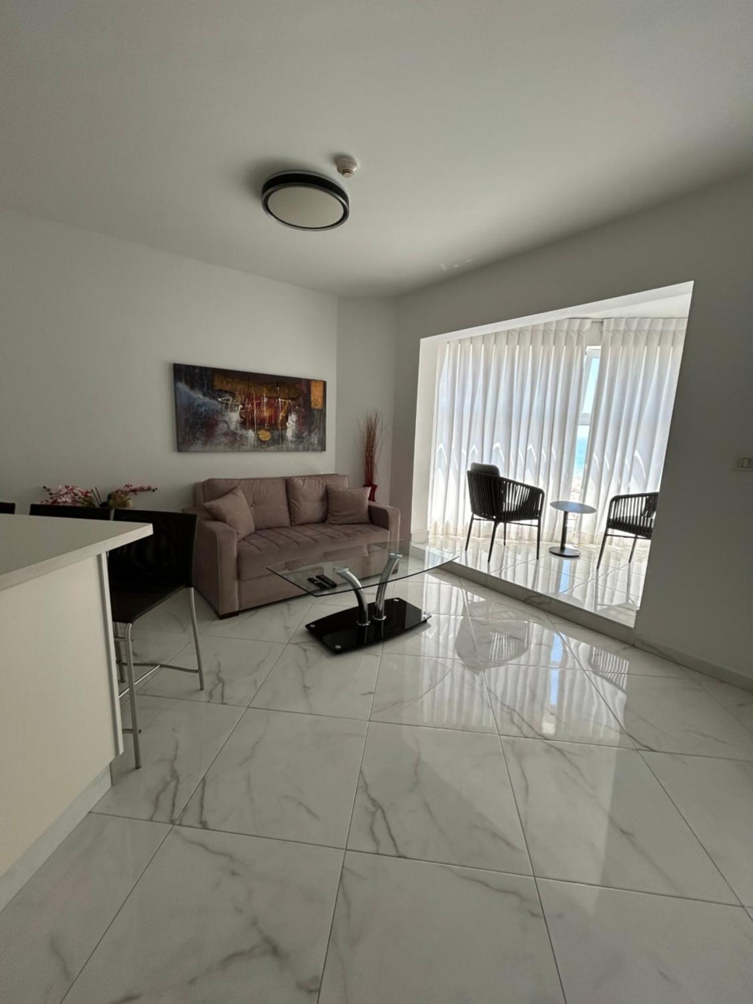 Amazing Suite On The Sea-סוויטה מדהימה על הים Bat Yam Exterior foto